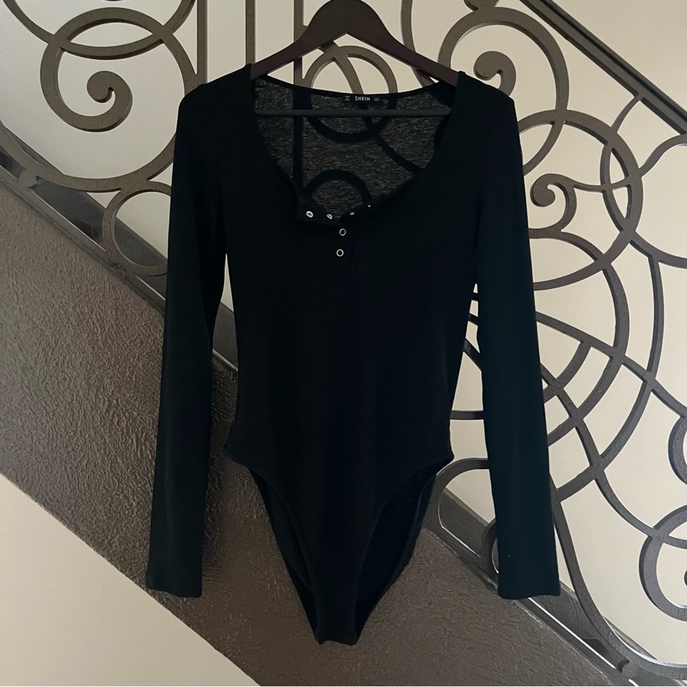 Snap Button V-Neck Long Sleeve Bodysuit